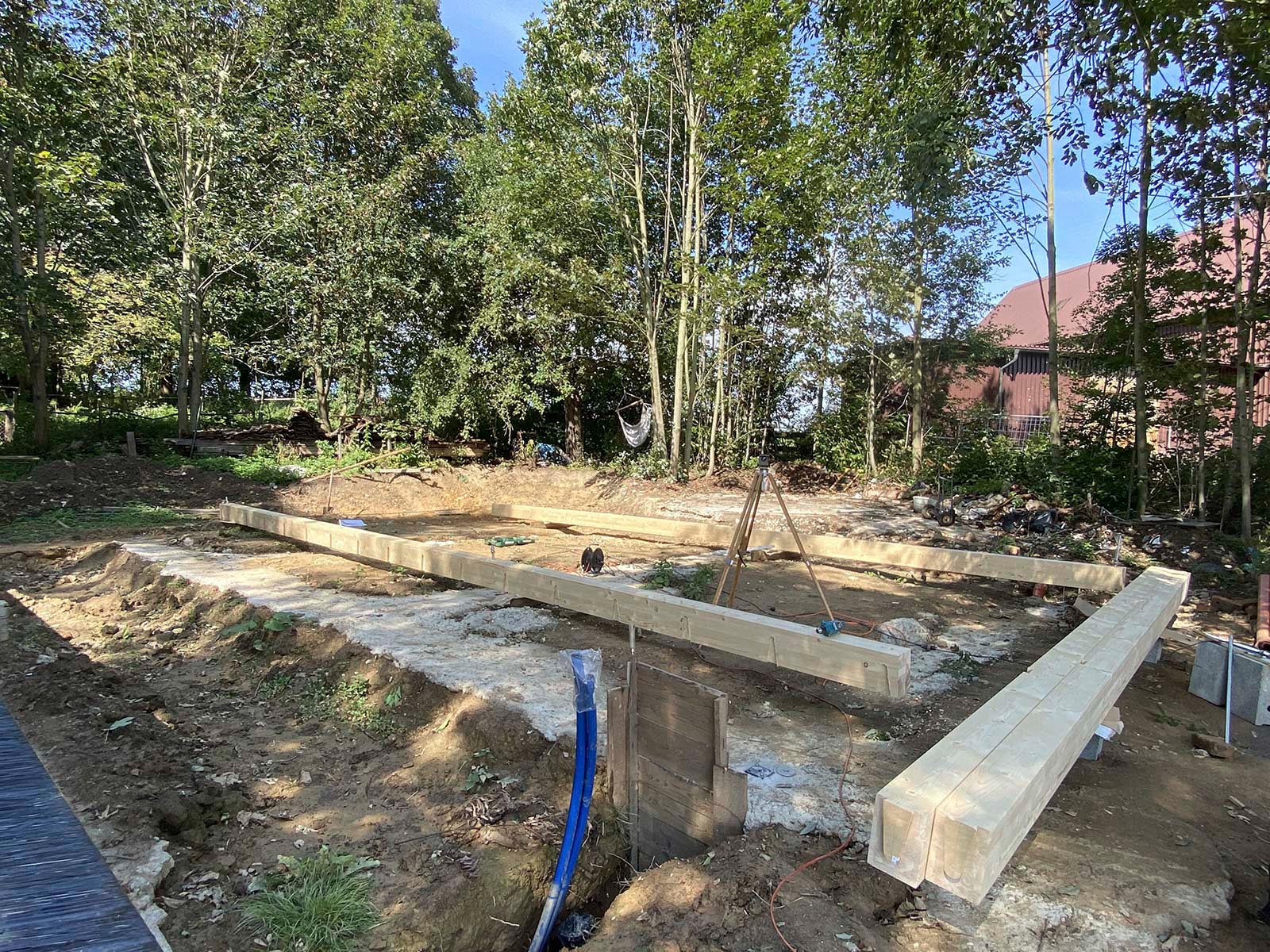 Holzskeletthaus - Unterzüge sind ausgelegt Holzskeletthaus - Unterzüge sind ausgelegt