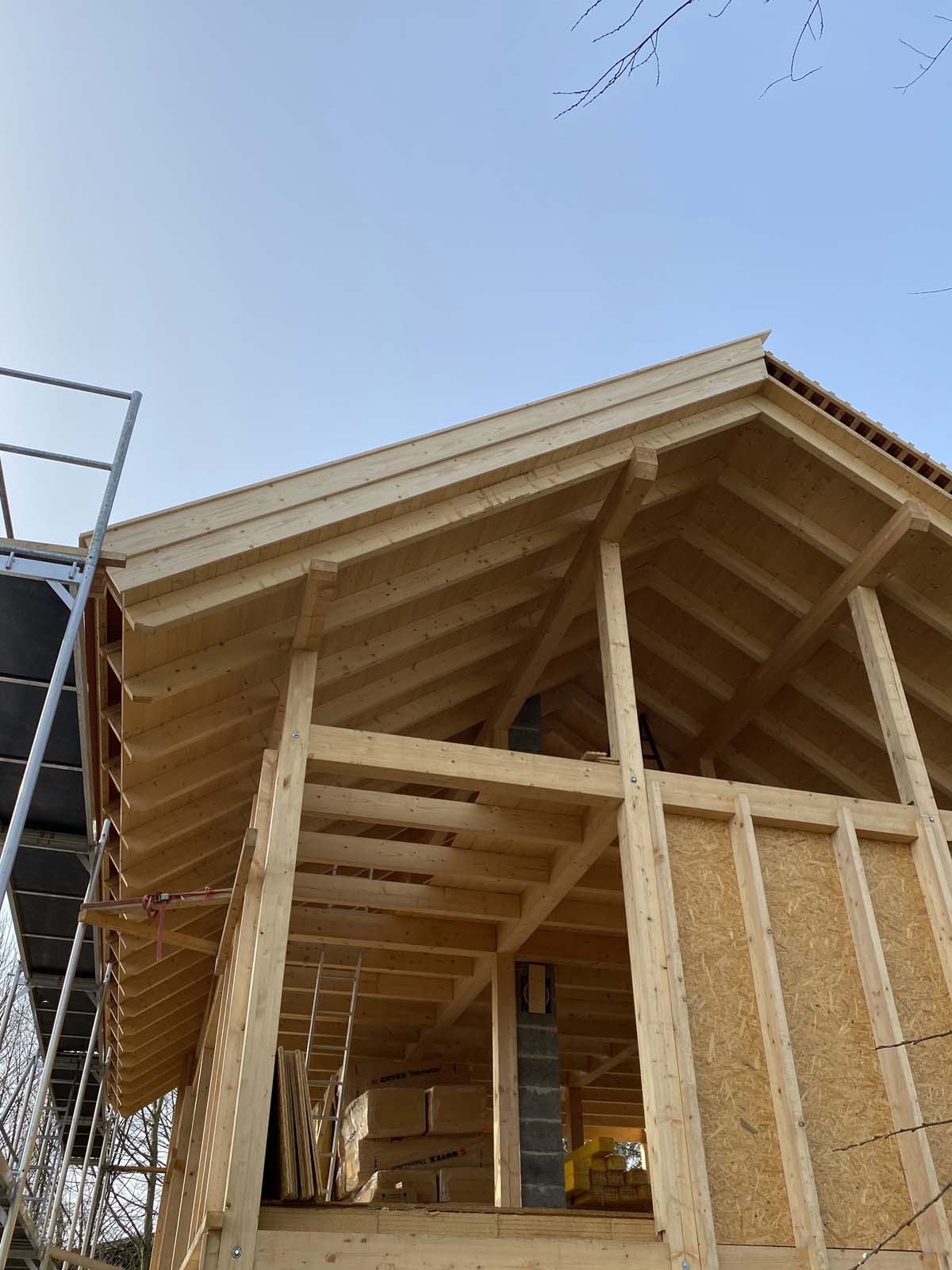 Ortgang am Holzskeletthaus Ortgang am Holzskeletthaus