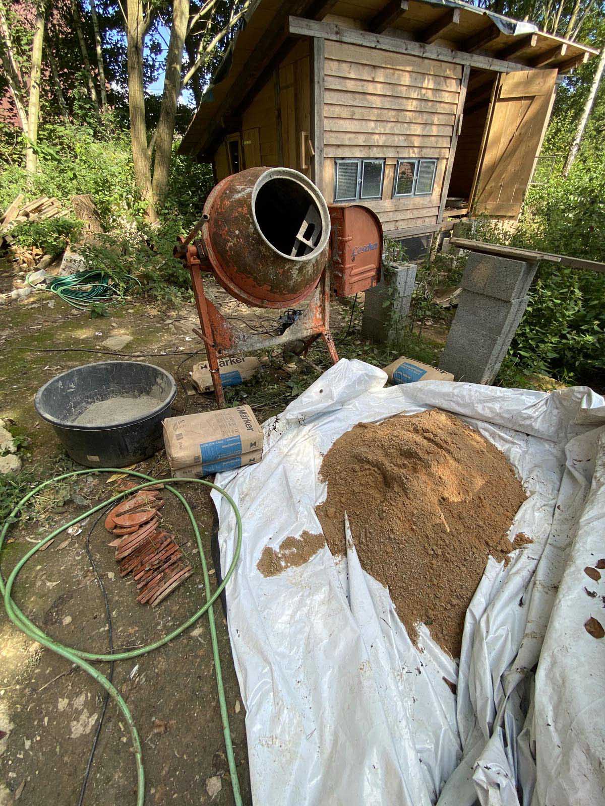 LESCHA Mörtelmaschine aus dem Jahr 1973, arbeitet immer noch perfekt LESCHA Mörtelmaschine aus dem Jahr 1973, arbeitet immer noch perfekt