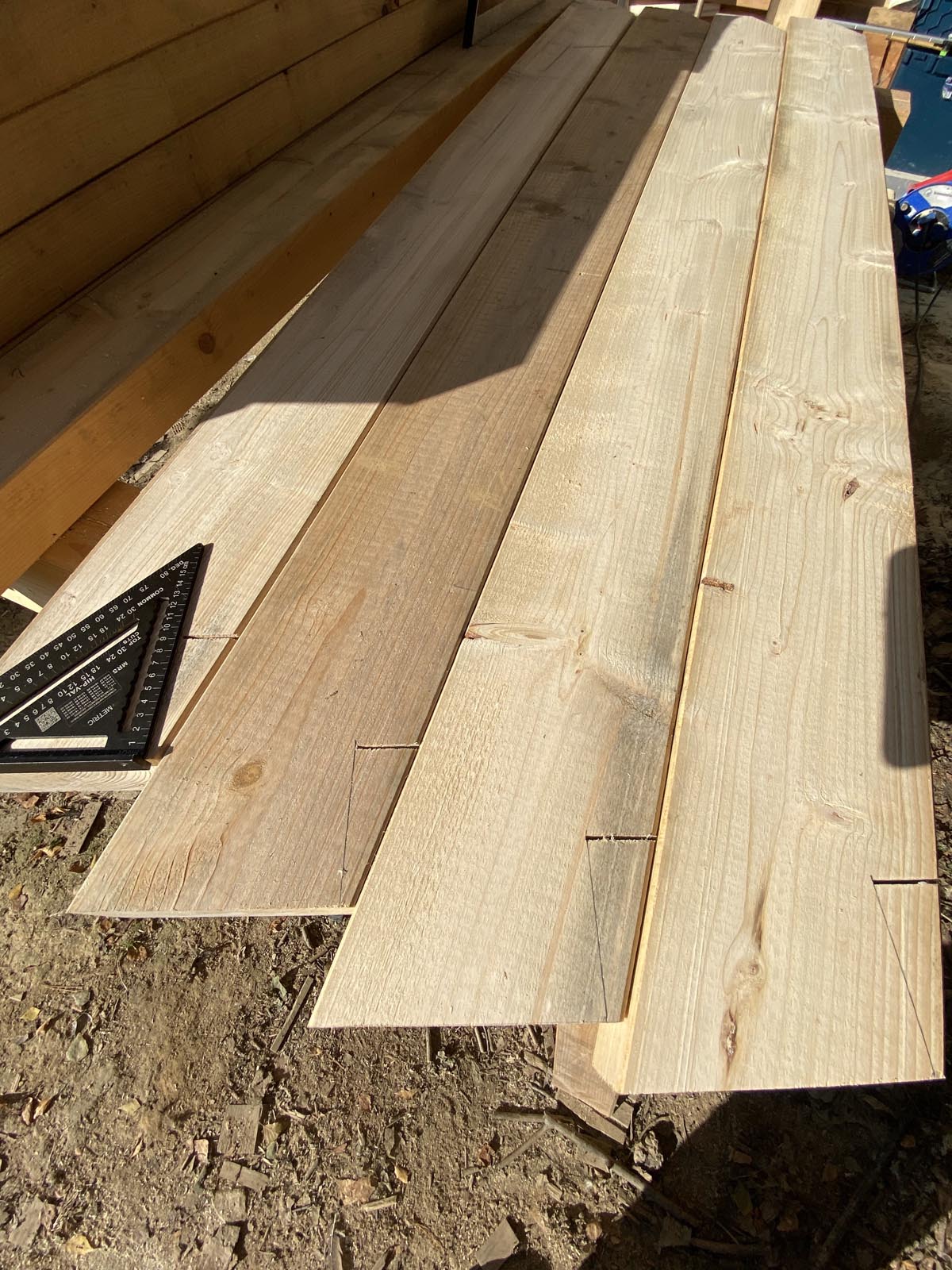 die Klauen für den First des die Klauen für den First des