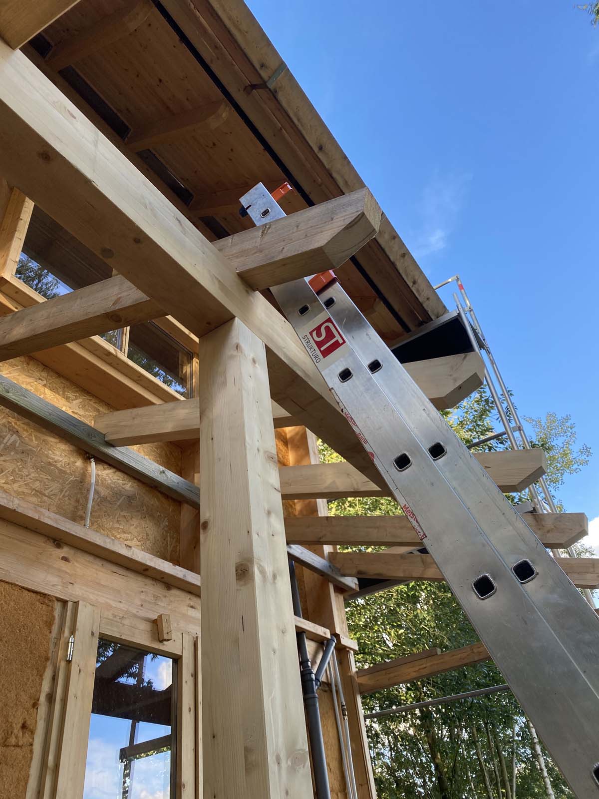 Holzskeletthaus - weiter in Richtung Osten Holzskeletthaus - weiter in Richtung Osten