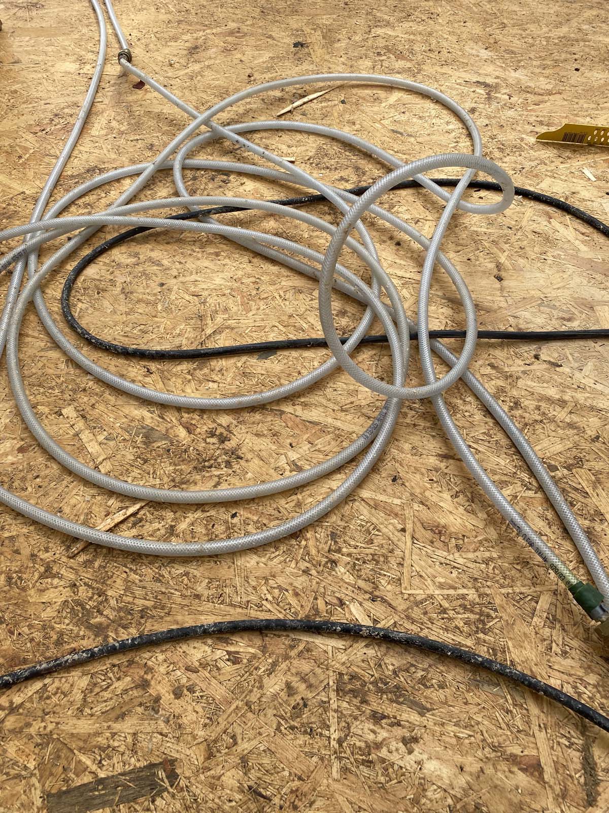 Schlauchwirrwarr Schlauchwirrwarr