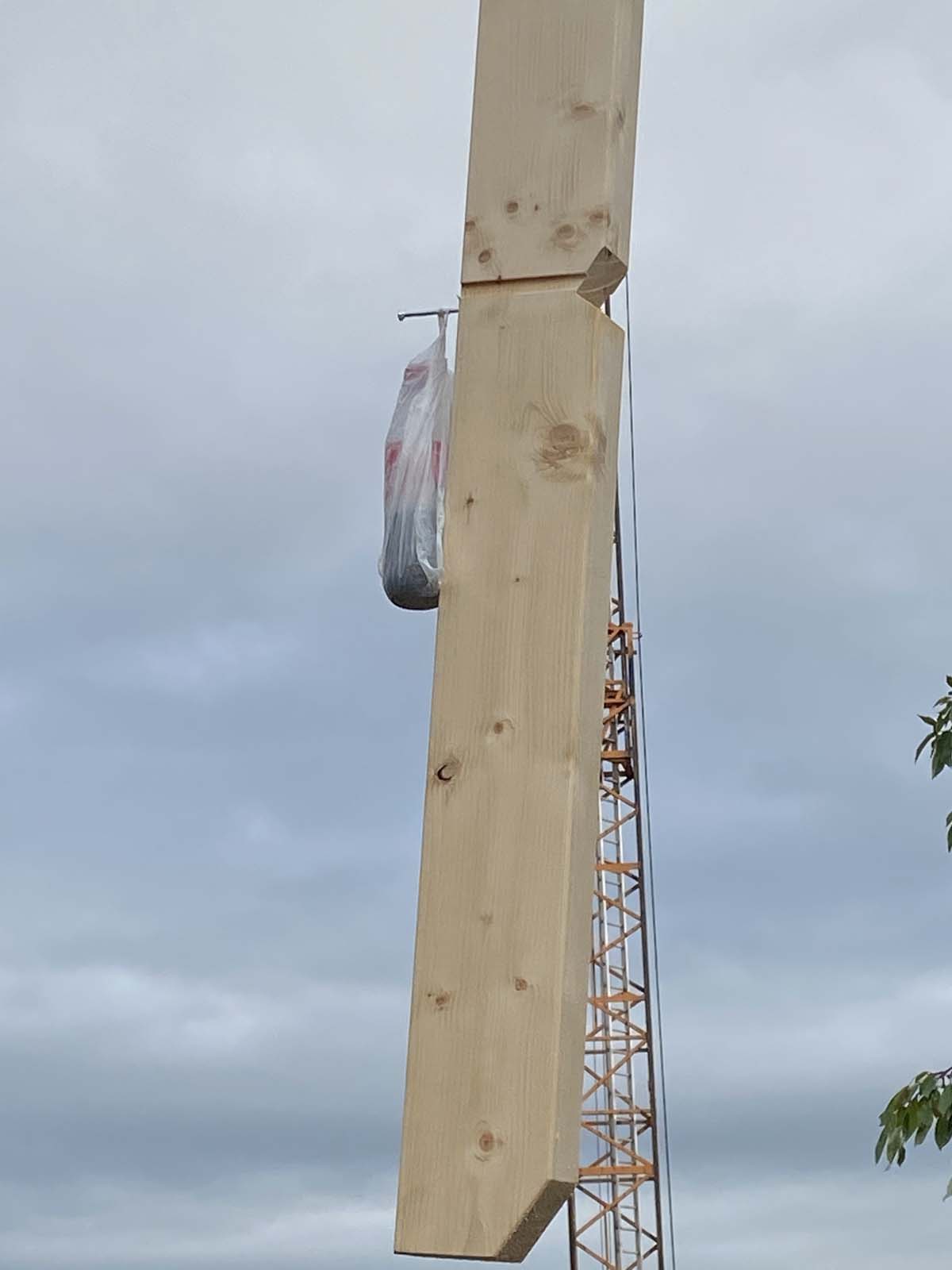 Holzskelettbau - Sparren mit Proviantsack Holzskelettbau - Sparren mit Proviantsack