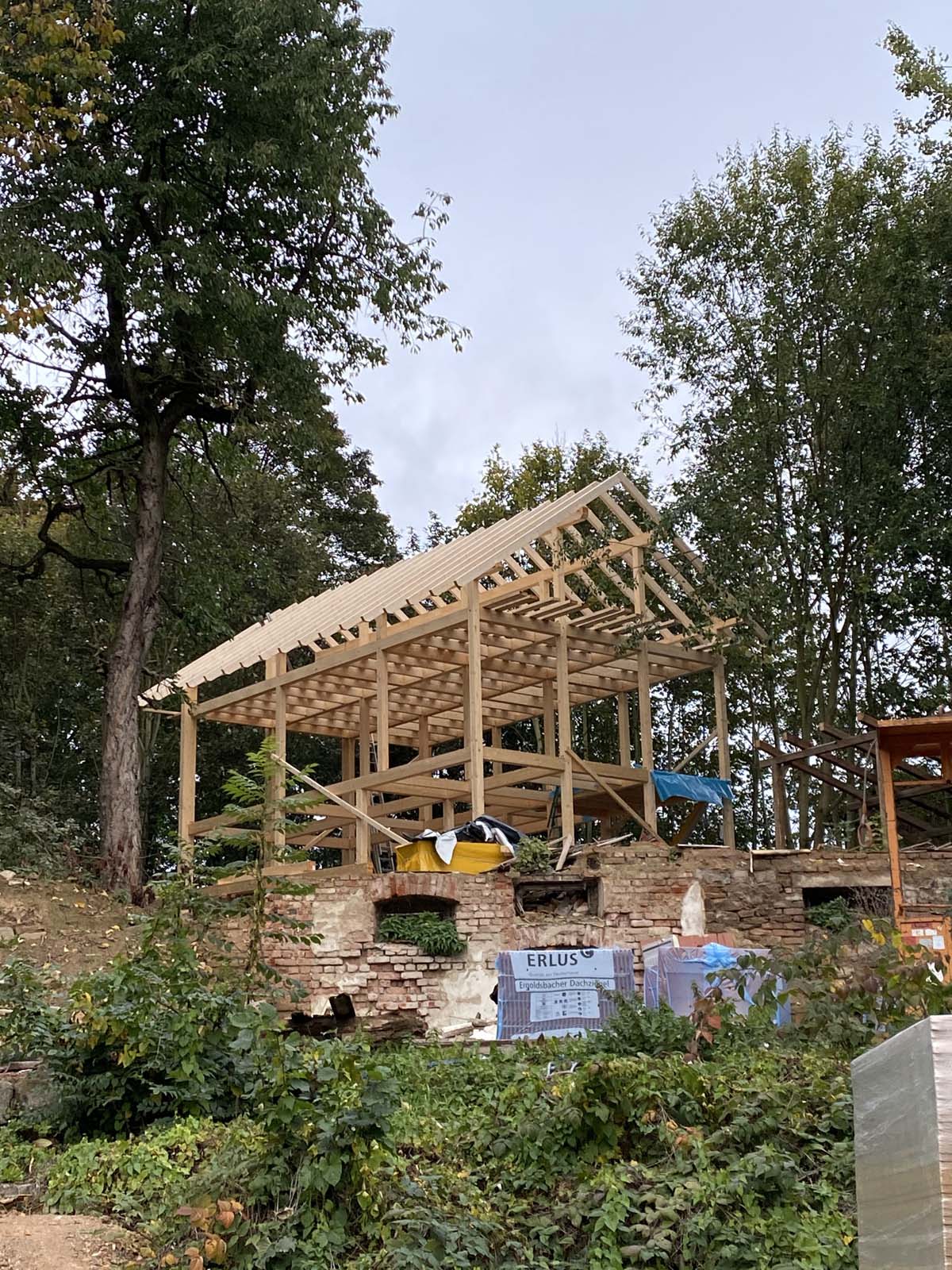 Holzskelettbau - Sparrenlage endlich fertig Holzskelettbau - Sparrenlage endlich fertig