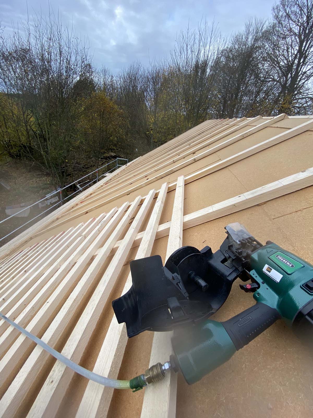 Holzskeletthaus - einlatten Holzskeletthaus - einlatten