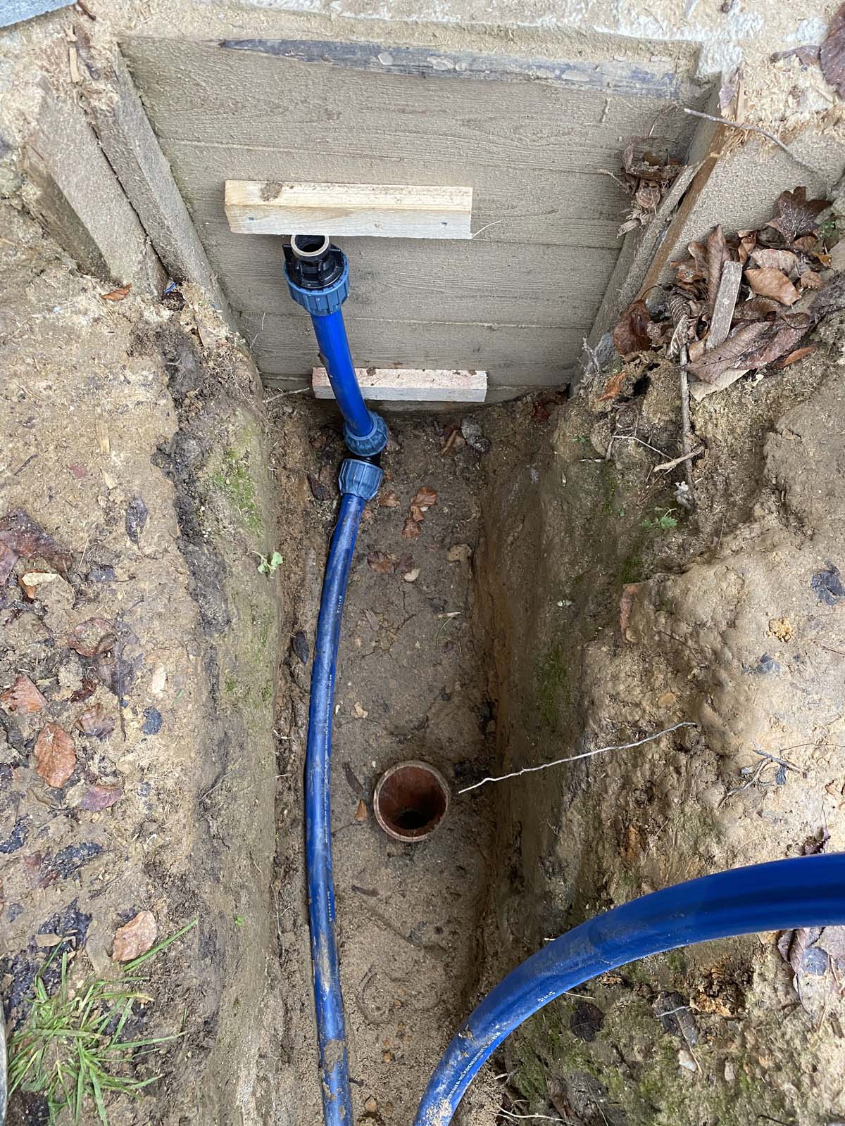 ankommendes Wasser 40er Leitungen ankommendes Wasser 40er Leitungen + Abwasser