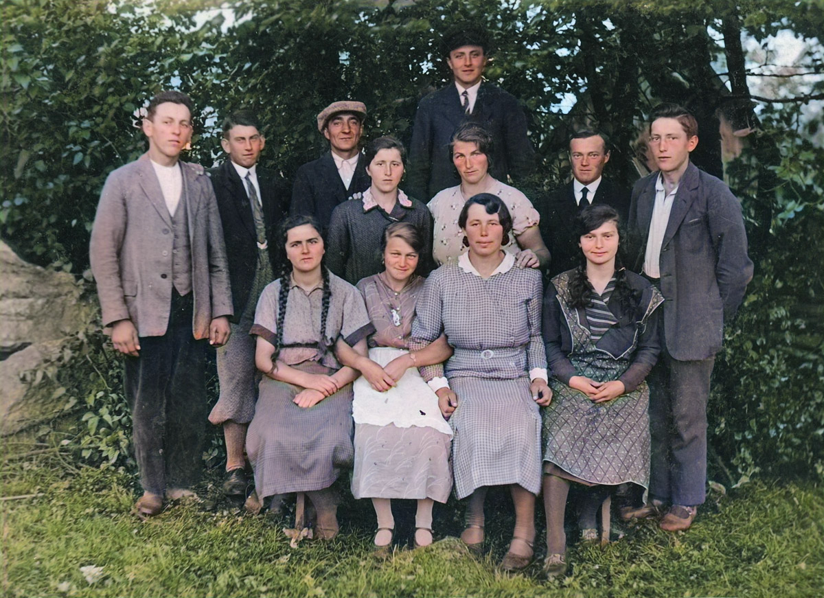 Oberteicher Großfamilie mit meinem Vater rechts Oberteicher Großfamilie mit meinem Vater rechts