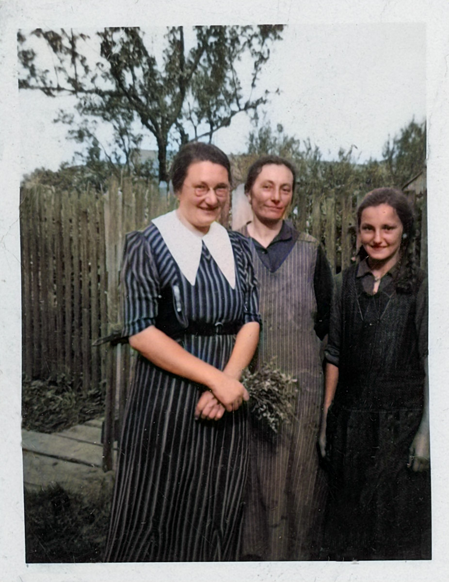 vor 1940 - Mutter mit ihrer Mutter und deren Schwester vor 1940 - Mutter mit ihrer Mutter und deren Schwester