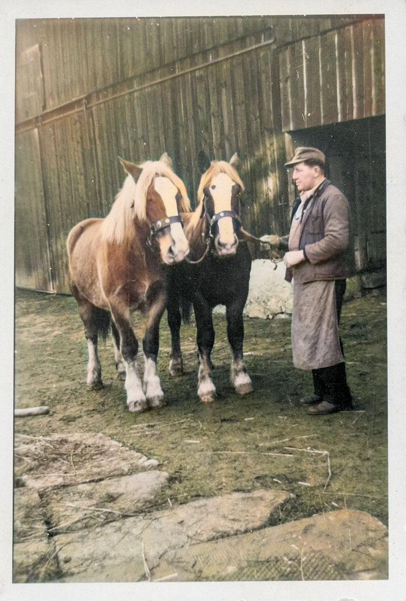 1950 mit seinen Lieblingstieren 1950 mit seinen Lieblingstieren