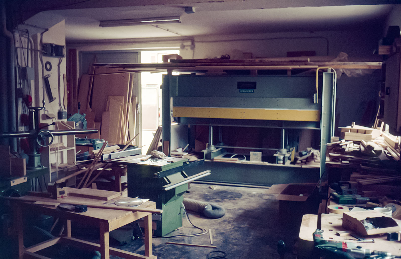 Furnierpresse und die kleine ULMIA Furnierpresse und die kleine ULMIA